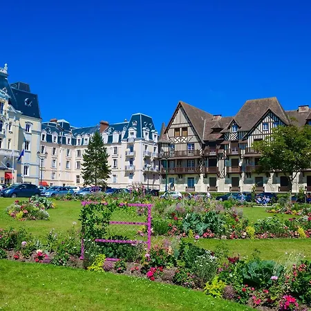 Elegant Avec Balcon Vue Et Parking Securise A - Fr-1-788-50 Apartman *